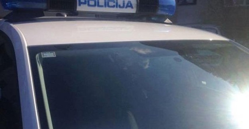 Policajci o kazni za parkiranje koju su im zalijepili srednjoškolci: Za nas zakon ne vrijedi