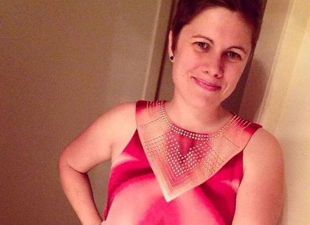 Haljina koja je nasmijala internet: Vidite li vaginu na njoj?