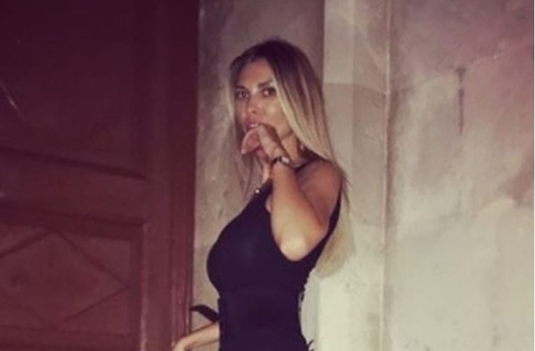 Vanja Halilović pozirala u seksi haljinici i dokazala da ima tijelo iz snova