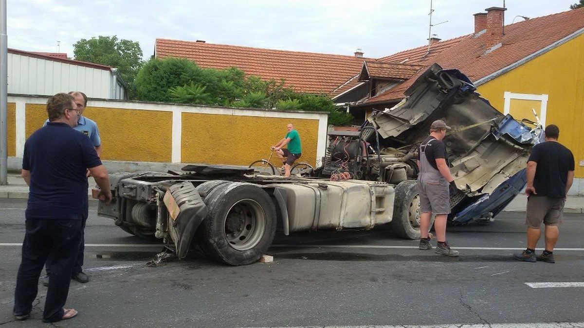 FOTO U Varaždinu se šleperom zabio u kuću, nije puno ostalo od nje
