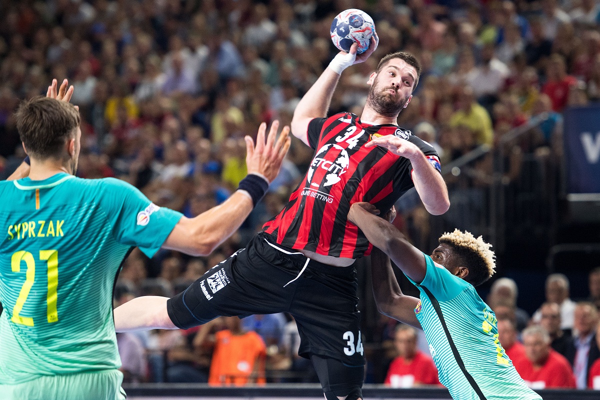 VARDAR SRUŠIO BARCU Čudesni Cindrić odveo Makedonce u finale Lige prvaka