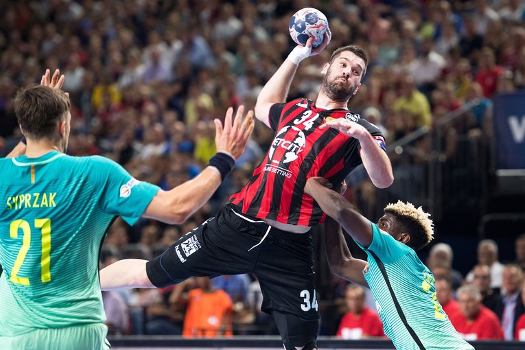 VARDAR SRUŠIO BARCU Čudesni Cindrić odveo Makedonce u finale Lige prvaka