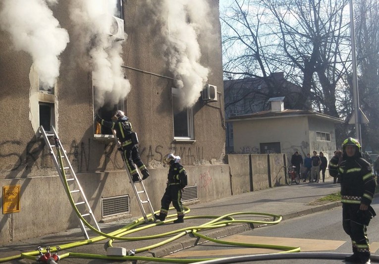 FOTO Planuo požar u stanu u Zagrebu, izgorjela kuhinja