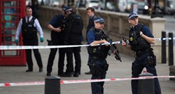 Jedna je osoba ranjena, a četiri su uhićene u policijskoj akciji u Britaniji