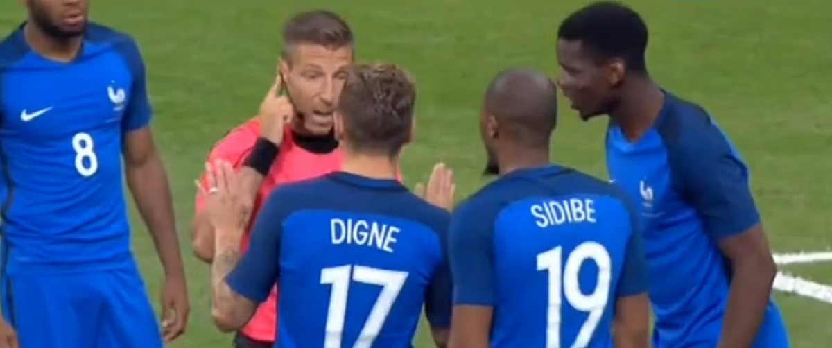 VIDEOTEHNOLOGIJA OPET PROTIV FRANCUZA Poništila im gol, priznala protivniku i sad isključila igrača