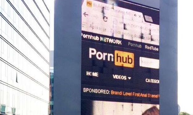 Na videozidu u Zagrebu se umjesto reklama "vrtio" Pornhub