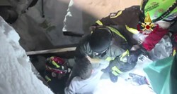 VIDEO Devet osoba izvučeno iz hotela u Italiji, od čega je četvoro djece