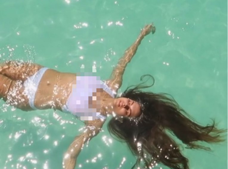 VIDEO Bivša cura Fernanda Alonsa pokazala bradavice plutajući u bazenu: "Božanstvena si"