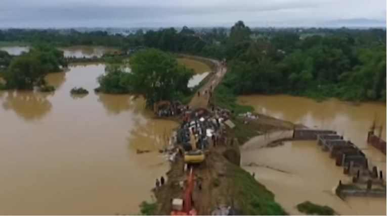 VIDEO Jedne od najgorih poplava u povijesti Vijetnama: Najmanje 43 mrtvih