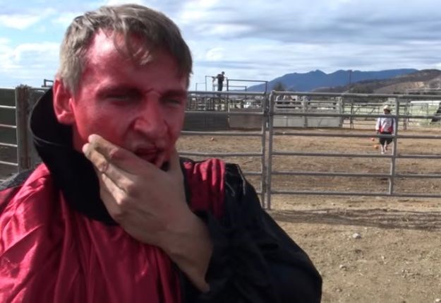 VIDEO Sanaderov YouTuber napravio najluđu stvar dosad - i završio slomljene čeljusti