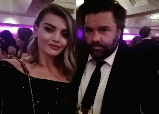 Ella Dvornik u bizarnoj epizodi na aerodromu: "Stojim, šutim i divim se"