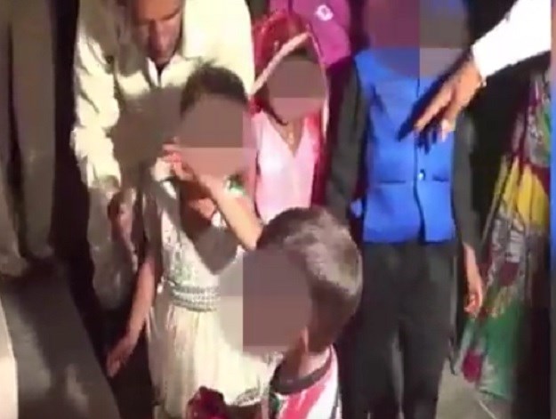 VIDEO Jeziv običaj u Indiji: 10-godišnje djevojčice vrište dok ih roditelji tjeraju u prisilan brak