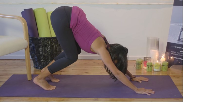 Pet položaja u jogi za smirivanje bolnih leđa