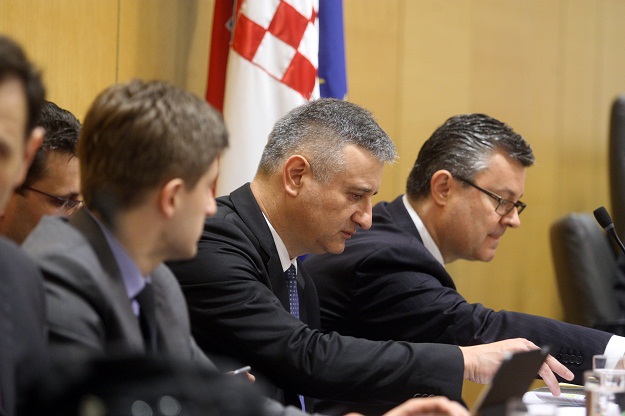 Vlada sutra donosi program reformi: Dulji rad, novi porezi i sustav plaća, skuplje zdravstvo...
