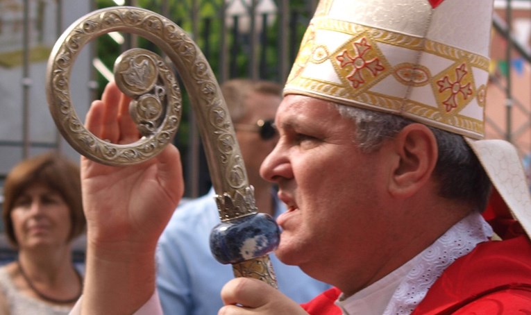 Biskup Košić tvrdi da mu gradonačelnica Siska ne da postaviti spomenik Stepincu
