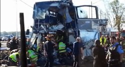 Stravična nesreća u Meksiku: Vlak naletio na autobus, 16 mrtvih