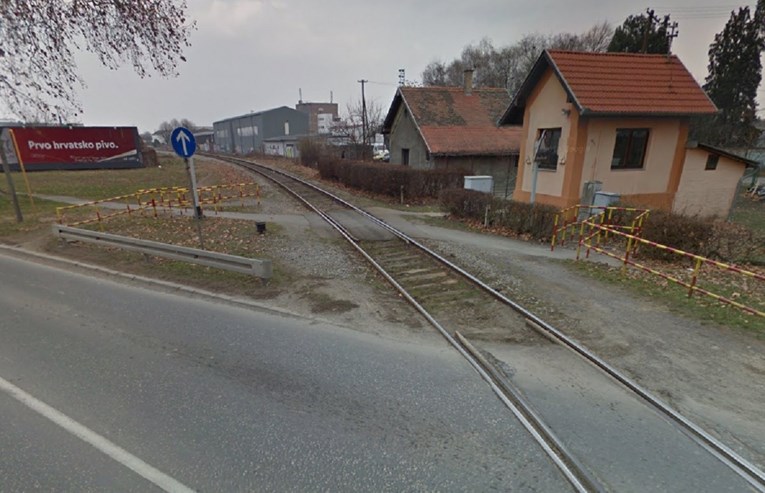 Vlak udario mladića u Osijeku, hitno prevezen u bolnicu