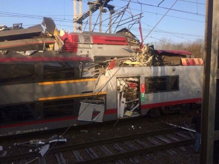 FOTO U Luksemburgu se sudarila dva vlaka, nekoliko ljudi ozlijeđeno