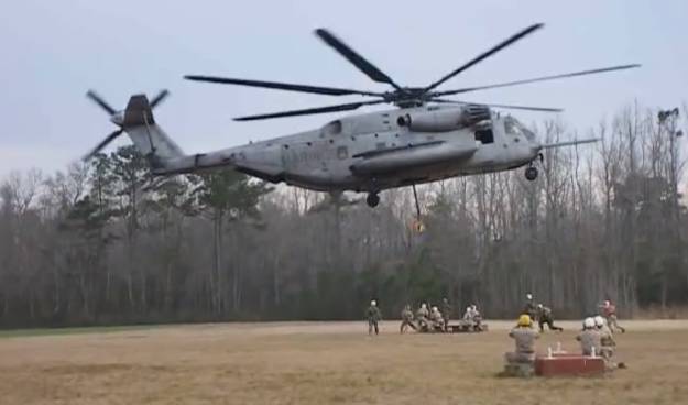 Kurdistanskim pešmergama stiže prvi vojni helikopter