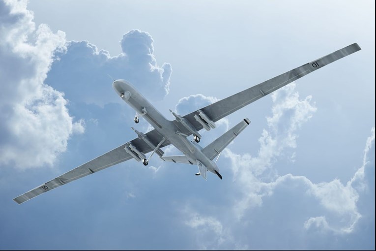 U PERZIJSKOM ZALJEVU Iranski dron se opasno približio američkom nosaču aviona