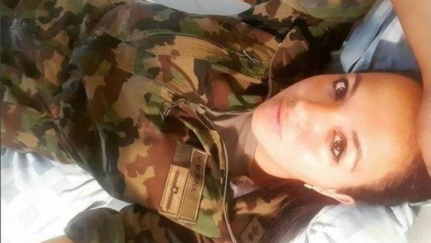 FOTO Skandal u vojsci: Švicarci bijesni jer vojnikinje objavljuju seksi fotke na internetu