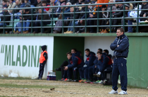 Hari v.d. Vukas vodi Hajduk i protiv Slavena, Reja snima suparnike Bilih