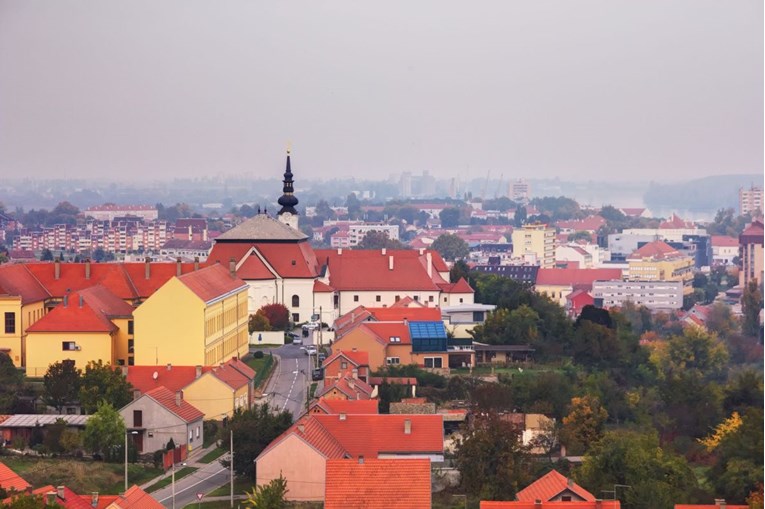 Radnicima Borova isplaćena plaća za veljaču, gradske vlasti traže da se tvrtka prepusti Vukovarcima
