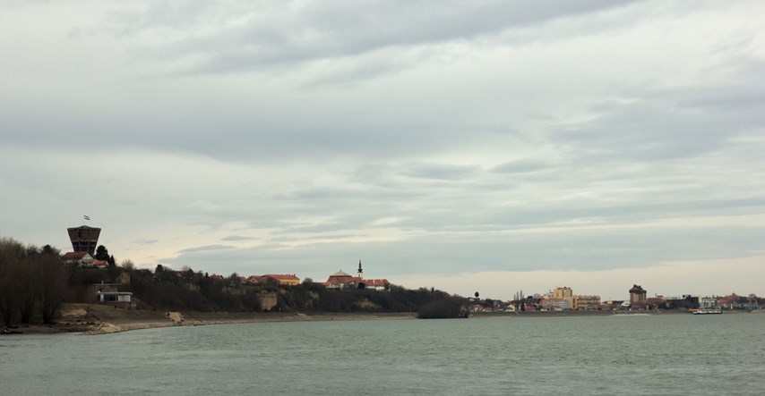 U Vukovar doplovio prvi ovogodišnji kruzer