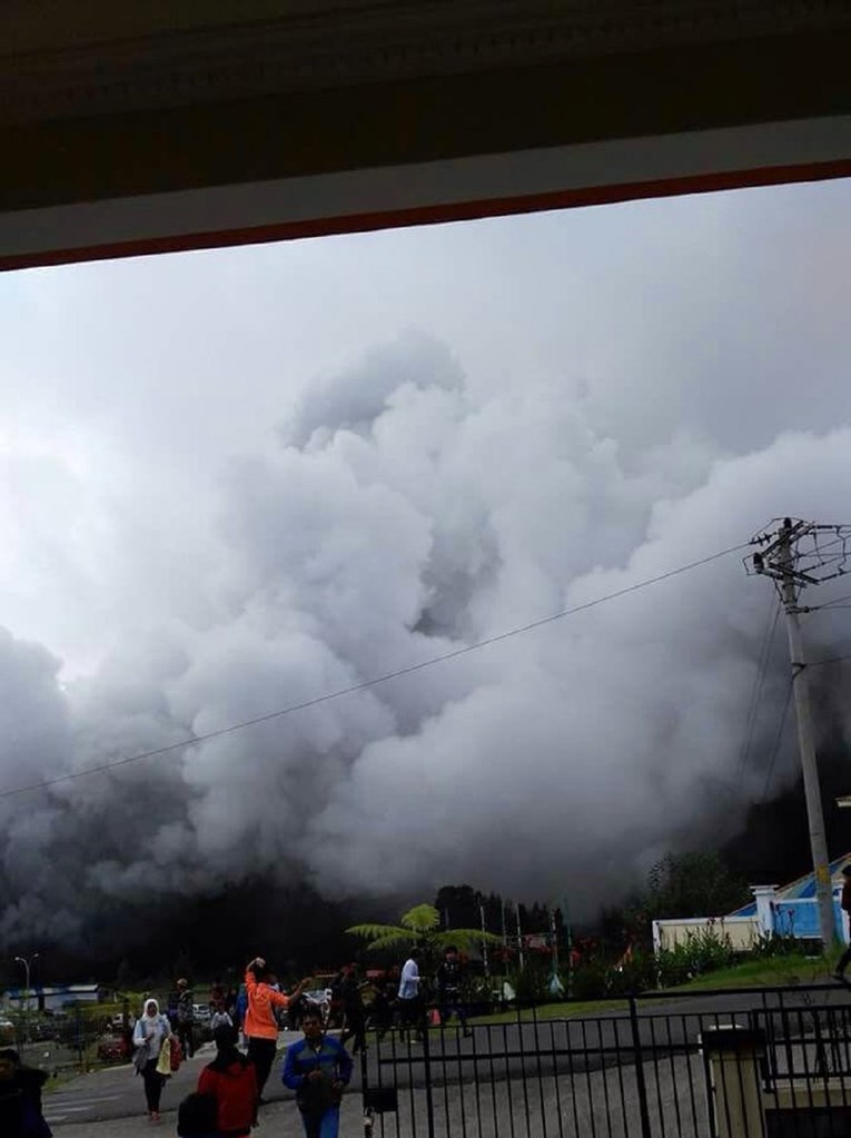 VIDEO Erupcija vulkana u Javi: U padu spasilačkog helikoptera osam poginulih