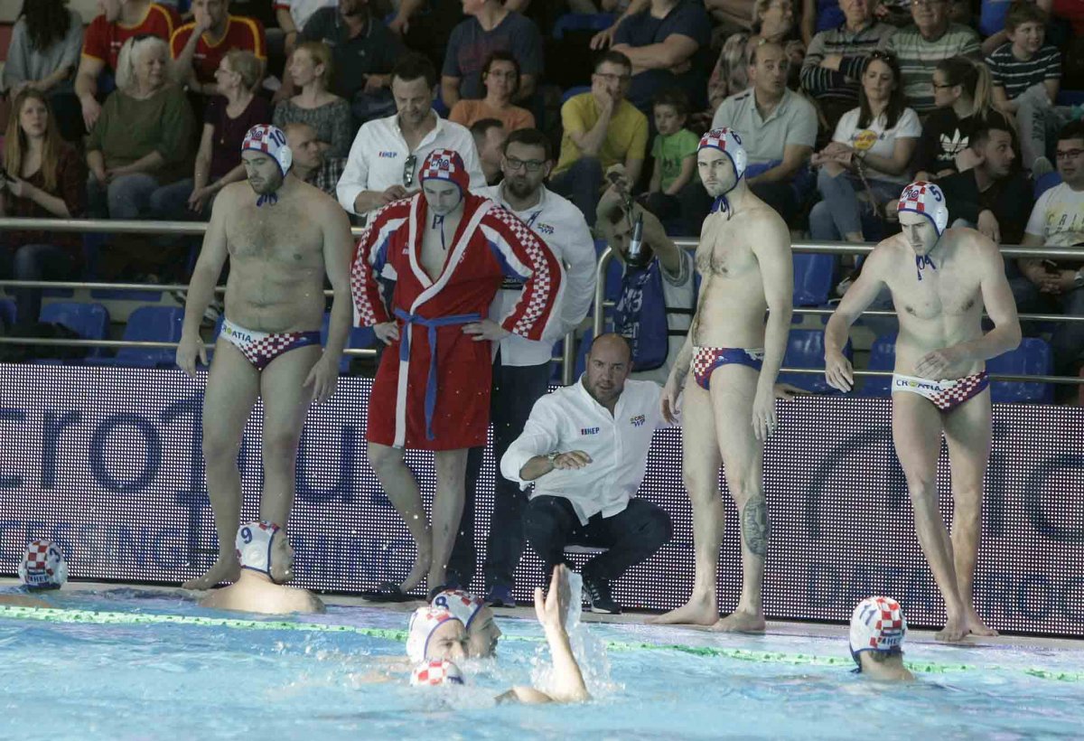 Hrvatski vaterpolisti lako protiv Crne Gore, slijedi derbi sa Srbijom