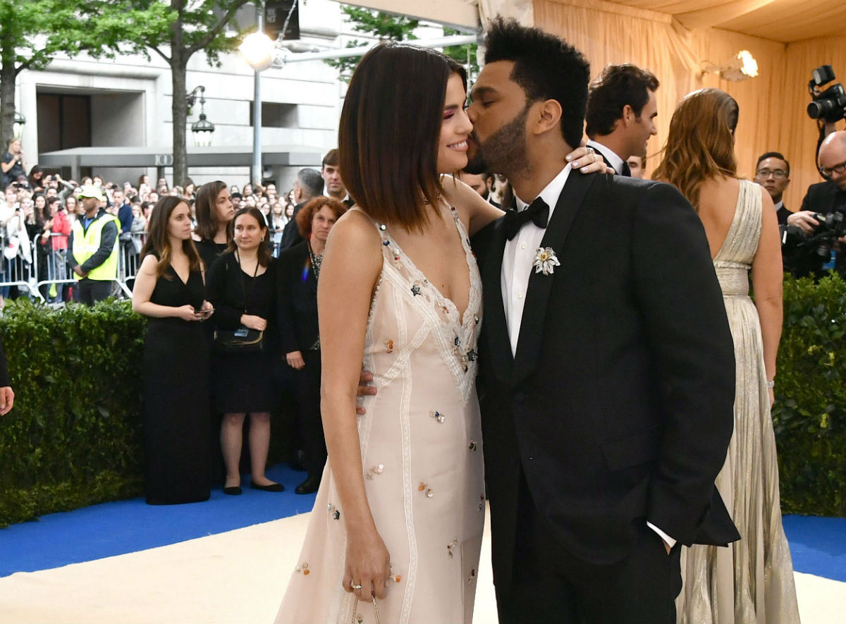 Prvi bliski susret Belle, The Weeknd-a i "otimačice" Selene