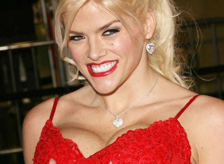 Anne Nicole Smith seksala se s djevojkom svog sina Daniela