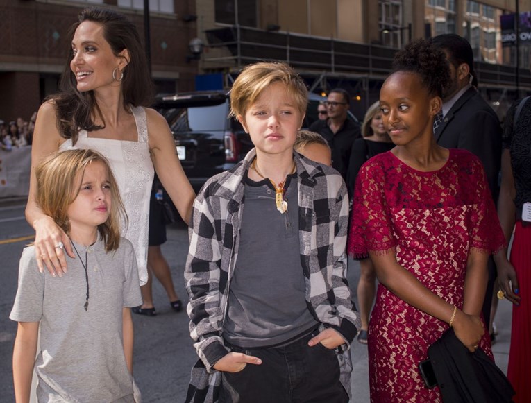 Kći Angeline Jolie i Brada Pitta ozlijeđena na odmoru