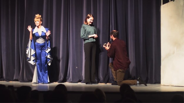 Nesvakidašnja prosidba usred izvedbe predstave Mamma Mia!