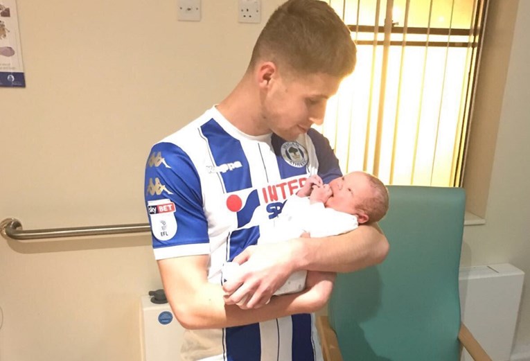 DEČKI, ŽURIM Zabio dva gola pa usred utakmice u dresu i kopačkama otišao vidjeti novorođenog sina