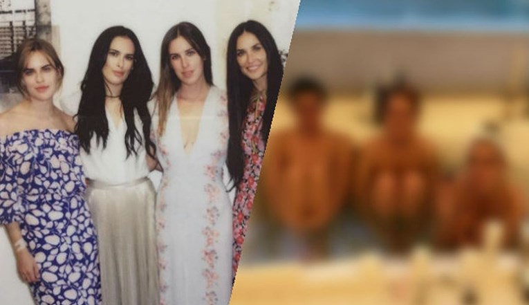 Kćeri Brucea Willisa i Demi Moore objavile fotku na kojoj su potpuno gole