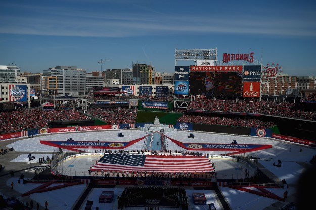 Hokej na bejzbolskom stadionu: Washington u "zimskom klasiku" porazio Chicago
