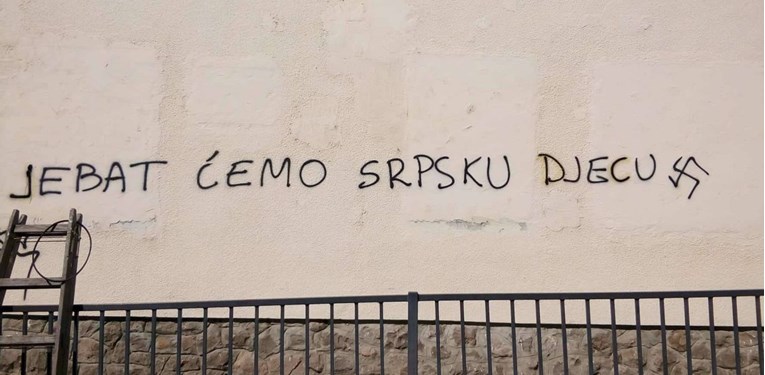 U Đakovu osvanuo odvratan grafit o srpskoj djeci