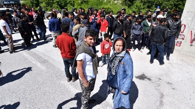 Šezdesetak migranata napustilo izbjeglički centar kod Mostara