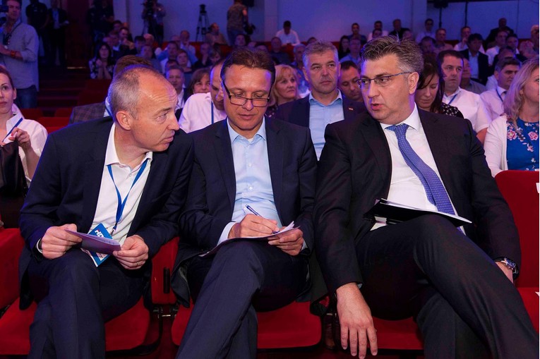 Plenković naredio HDZ-ovcima da šire optimizam
