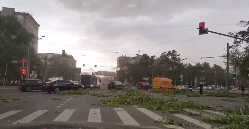 VIDEO Broj mrtvih u oluji u Moskvi porastao na 11, preko 50 osoba ozlijeđeno