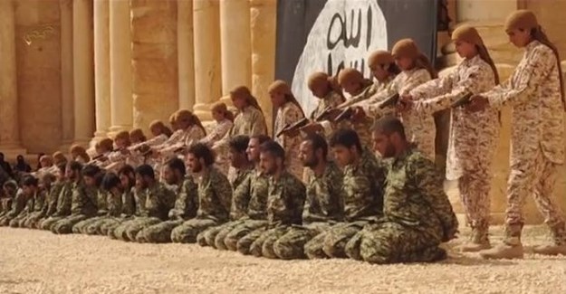 IS objavio mučan video: Dječaci u Palmiri pucali u glavi 25-orici muškaraca