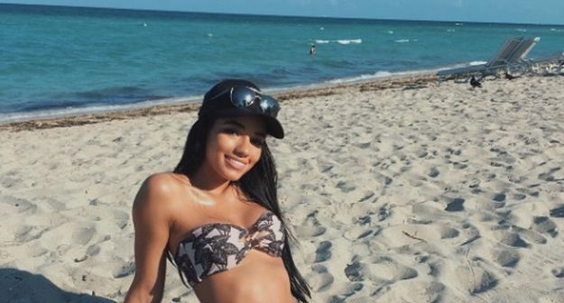FOTO Bieberova bivša pokazala savršenu guzu u seksi tangama