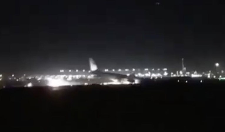 U prisilnom slijetanju aviona u Saudijskoj Arabiji ozlijeđeno 53 ljudi, pogledajte snimku