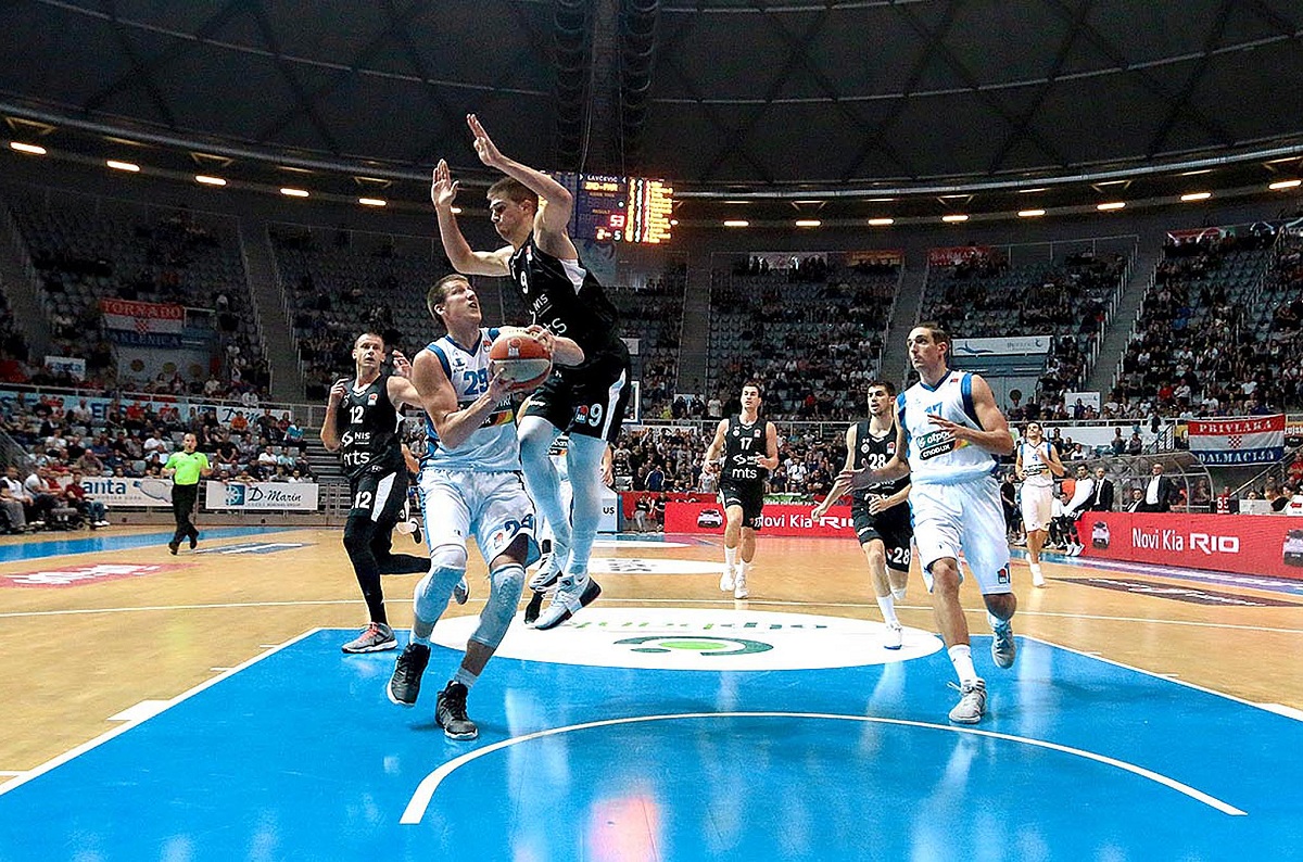 "Bilo bi mi lako da te ne volim": Zadar izgubio od Partizana, navijači oduševili