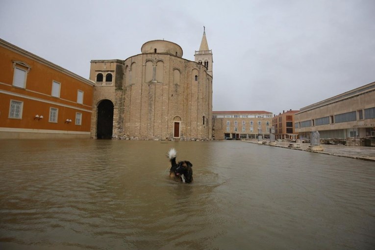 FOTOGALERIJA Dalmacija je potopljena, ovako izgledaju gradovi nakon najjače kiše na svijetu