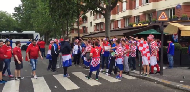VIDEO Pariškim ulicama orilo se "Za dom spremni" i slavilo se Juru i Bobana