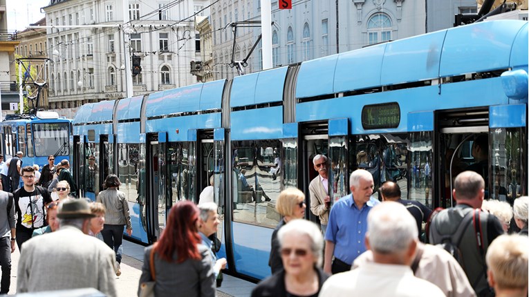 U Zagrebu stali svi tramvaji, pogledajte snimku
