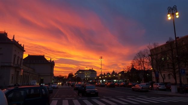 Ludo nebo iznad Zagreba (ali i ostatka Hrvatske): Jeste li ikad vidjeli ovakav zalazak sunca?