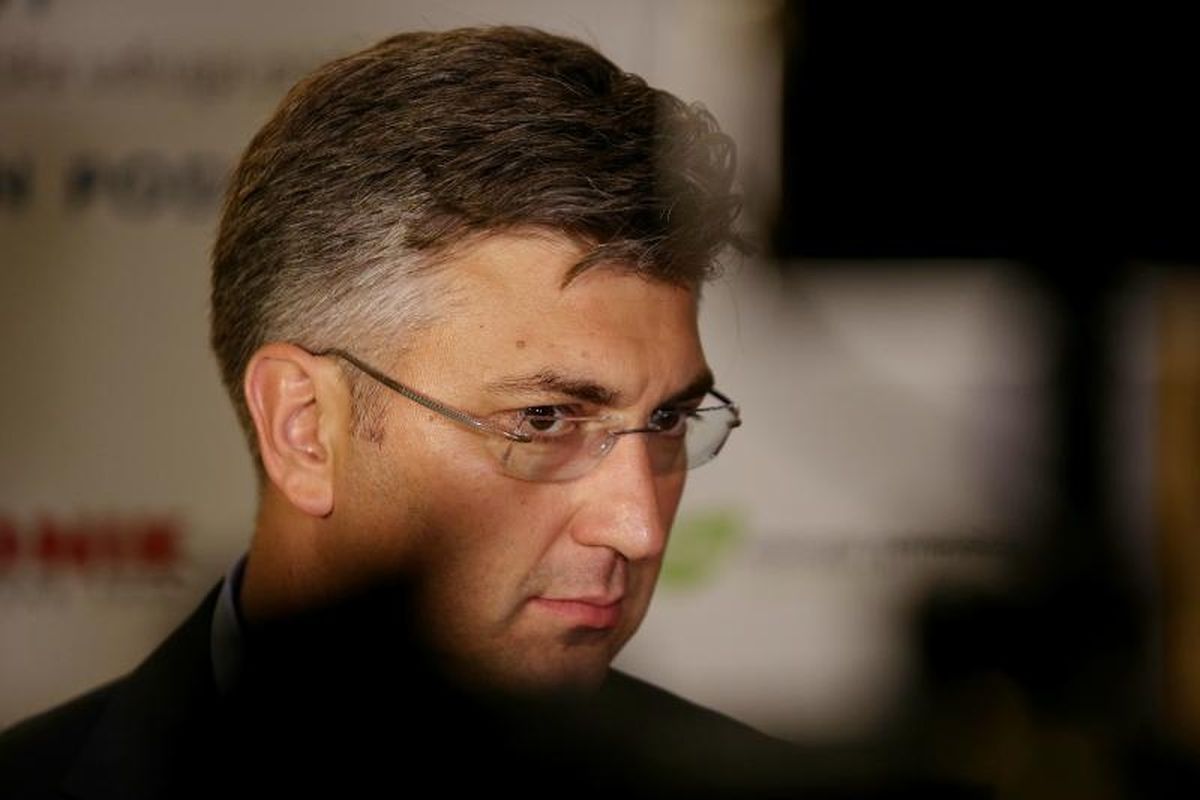 HDZ se uspio održati na vlasti, ali HNS bi mu mogao biti opasna nagazna mina